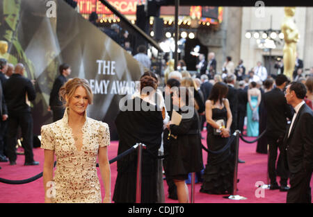 27 février 2011 - Hollywood, Californie, États-Unis - Actrice MELISSA LEO porte une robe par Marc Bouwer sur le tapis rouge des oscars à la 83e Academy Awards, les Oscars, en face du Kodak Theatre. (Crédit Image : © Lisa O'Connor/ZUMAPRESS.com) Banque D'Images