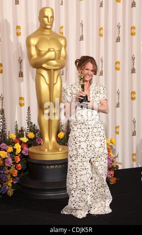 27 févr. 2011 - Hollywood, Californie, États-Unis - Actrice MELISSA LEO portant une robe Marc Bouwer pose dans la salle de presse au cours de la 83rd Annual Academy Awards. (Crédit Image : © Lisa O'Conner/ZUMAPRESS.com) Banque D'Images