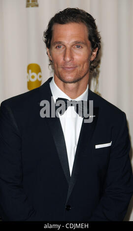 27 février 2011 - Los Angeles, Californie, États-Unis - Matthew McConaughey.83rd Annual Academy Awards - Salle de presse tenue au Kodak Theatre, Los Angeles, CA. 27 février - 2011. K67708LONG.(Image Crédit : © D. Long/Globe Photos/ZUMAPRESS.com) Banque D'Images