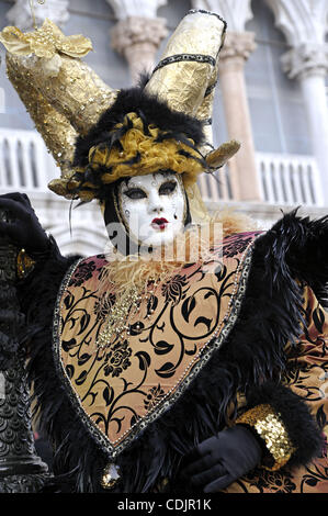 Mar. 1, 2011 - Venise, États-Unis - Costume caractères pendant le Carnaval de Venise 2011 à Venise, Italie. Cette année, le festival carnaval a lieu du 26 février au 8 mars. (Crédit Image : © Amy Harris/ZUMAPRESS.com) Banque D'Images