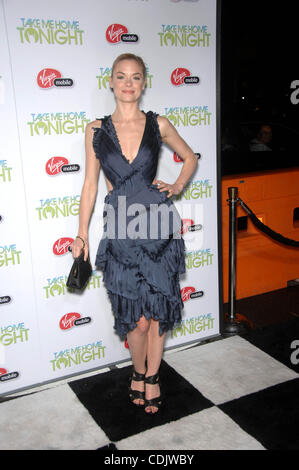 Mar. 3, 2011 - Hollywood, Californie, États-Unis - Jaime King lors de la première de la nouvelle animation de médias Relativité TAKE ME HOME TONIGHT, tenue au Regal Cinemas L.A. Stade 14 en direct, le 2 mars 2011, à Los Angeles.(Image Crédit : Â© Michael Germana/Globe Photos/ZUMAPRESS.com) Banque D'Images