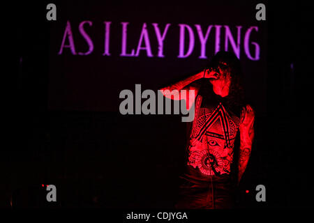 Le 4 mars 2011 - Fort Lauderdale, Floride, États-Unis d'Amérique - As I Lay Dying effectue sur scène à la Chambre de culture de Fort Lauderlade, Floride, lors de leur tournée 2011 qui n'ont pas de pouvoir augmenter (Image Crédit : © Luis Blanco/ZUMApress.com) Southcreek/mondial Banque D'Images