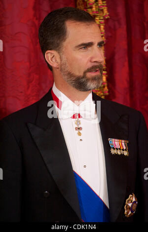 Roi d'Espagne Juan Carlos, La Reine Sofia, le Prince Felipe et la Princesse Letizia, assister à un dîner de gala en l'honneur du président de la République du Chili, M. Miguel Juan Sebastian Borne ?era Echenique et Mme Borne ?ère au Palacio Real de Madrid Banque D'Images