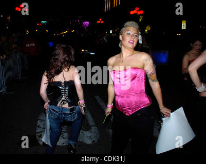 Mar 08, 2011 - San Diego, Californie, États-Unis - Parade festivaliers habiller durant Mardi Gras festivités dans le quartier Gaslamp de San Diego. (Crédit Image : &# 169 ; Scott A. Tugel/ZUMAPRESS.com) Banque D'Images