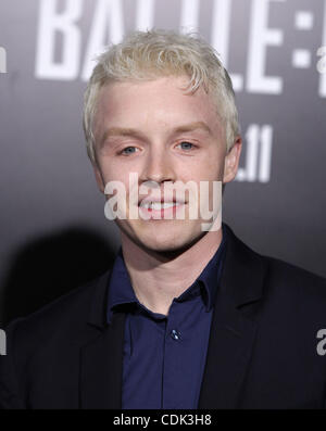 8 mars 2011 - Westwood, Californie, États-Unis - NOEL FISHER arrive pour la première du film 'Battle : Los Angeles" au théâtre du village. (Crédit Image : © Lisa O'Connor/ZUMAPRESS.com) Banque D'Images