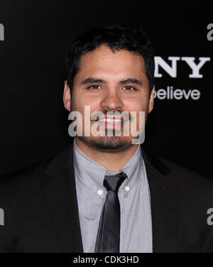 8 mars 2011 - Westwood, Californie, États-Unis - MICHAEL PENA arrive pour la première du film 'Battle : Los Angeles" au théâtre du village. (Crédit Image : © Lisa O'Connor/ZUMAPRESS.com) Banque D'Images