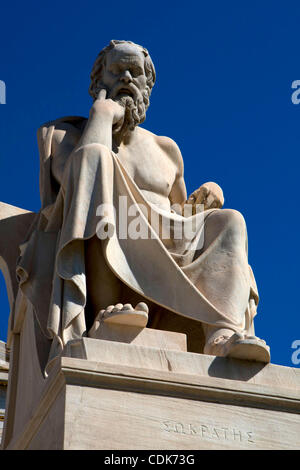 10 mars 2011 - Athènes, Grèce - Statue de philosophe Socrate en dehors de l'Académie d'Athènes dans le centre. (Crédit Image : © Vafeiadakis ZUMAPRESS.com) Aristidis/ Banque D'Images