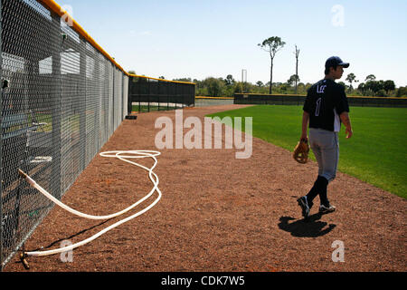 Mar. 11, 2011 - Port Charlotte, FL, USA - OT   334859 FONDATION RAYONS 6.EDMUND D. Fountain | fois.(03/11/2011 Port Charlotte) Nouveau Rays de Tampa Bay l'arrêt-court Hak-Ju Lee prend le domaine au cours de la formation le 11 mars 2011 à Port Charlotte. Les Rays de Tampa Bay l'ont emporté les Pirates de Pittsburgh 8-7 le 11 mars, 2011 Banque D'Images