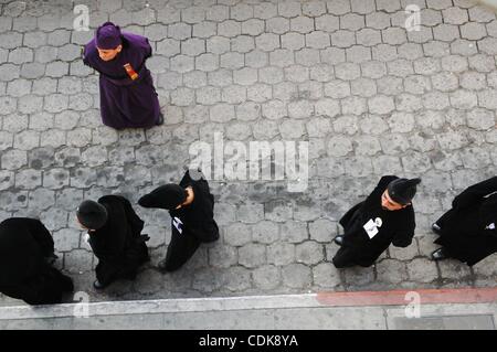 Mar 13, 2011 - Guatemala, Quetzaltenago - jeunes et vieux, hommes et femmes ont pris part à la Procession de Jésus de Nazareth. (Crédit Image : &# 169 ; Josh Bachman/ZUMA Press) Banque D'Images