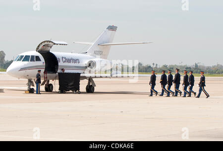 Mar. 14, 2011 - Los Alamitos, Californie, USA - Le Héros Mission Cérémonie à la base d'entraînement de forces interarmées pour le Sgt. Jason M. Weaver, d'Anaheim, CA, qui est mort le 3 mars 2011 dans la province de Kandahar, Afghanistan de blessures subies lors de l'insurgés ont attaqué son unité à l'aide d'un engin explosif improvisé. H Banque D'Images