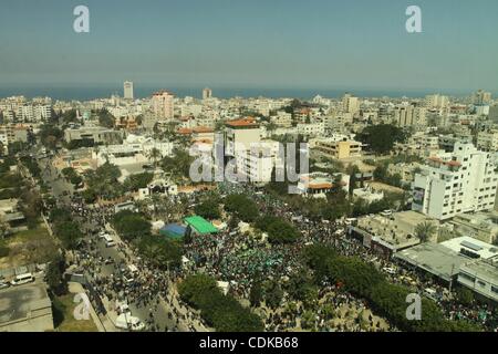 Mar 15, 2011 - La ville de Gaza, bande de Gaza - une vue générale montre des manifestants palestiniens de prendre part à une manifestation appelant à l'unité politique palestinienne de Gaza entre le Hamas et Fatah-dirigeants de l'Autorité palestinienne dominée par les règles de Ramallah à Gaza, que des militants palestiniens à travers le Banque D'Images