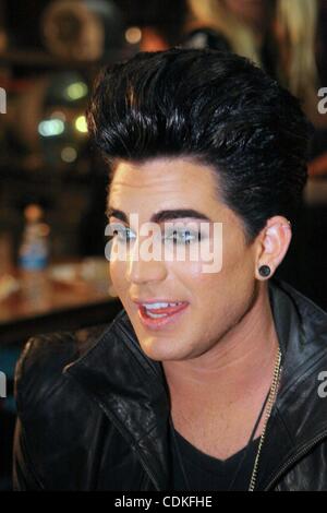 18 mars 2011 - Los Angeles, Californie, États-Unis - Adam Lambert. 'Bebe : l'After Party' La Semaine de la mode événement tenu au Supper Club Los Angeles, CA. - 17 mars 2011.(Image Crédit : Â©/TLeopold ZUMAPRESS.com)/Photos Globe Banque D'Images