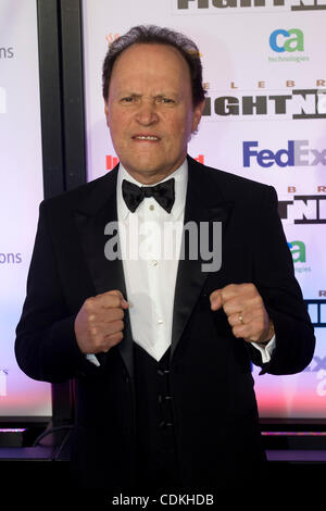 19 mars 2011 - Phoenix, Arizona, États-Unis - BILLY CRYSTAL, marche le tapis rouge à la Muhammad Ali Celebrity Fight Night 17 à l'hôtel JW Marriott Desert Ridge Resort and Spa. (Crédit Image : © inférieur gène/global/ZUMAPRESS.com) Southcreek Banque D'Images