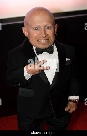 20 mars 2011 - Phoenix, Arizona, États-Unis - Verne Troyer, marche le tapis rouge à la Muhammad Ali Celebrity Fight Night 17 à l'hôtel JW Marriott Desert Ridge Resort and Spa à Phoenix, en Arizona. (Crédit Image : © inférieur gène/global/ZUMAPRESS.com) Southcreek Banque D'Images