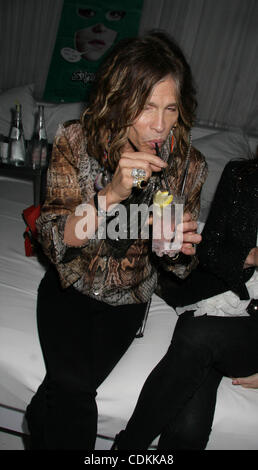 Mar. 21, 2011 - Hollywood, Californie, États-Unis - ''Super'' Los Angeles Premiere - Afterparty .Le Caprice des deux, Hollywood, CA.03/21/2011 .Steven Tyler, . 2011 (Crédit Image : Â© Clinton Wallace/Globe Photos/ZUMAPRESS.com) Banque D'Images