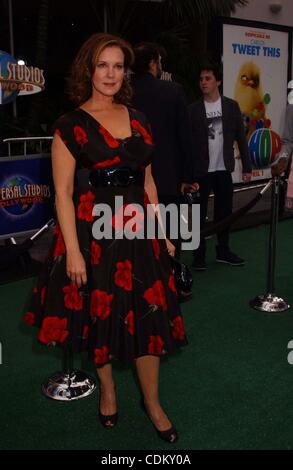 27 mars 2011 - Hollywood, Californie, États-Unis - ELIZABETH PERKINS .l'Universal Pictures Première mondiale de ''HOP'' tenue à Universal City Walk à Universal City, Californie le 03-27-2011. 2011.(Image Crédit : Â© Phil Roach/Photos/ZUMAPRESS.com) Globe Banque D'Images