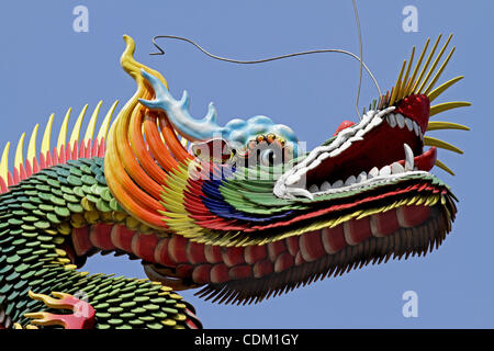 29 mars 2011 - Taoyuan, Taïwan - un des nombreux dragons aux couleurs vives qui ornent le Jing-Fu Temple à Taoyuan. (Crédit Image : © Marcus/ZUMAPRESS.com) Donner Banque D'Images