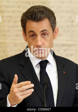 30 mars 2011 - Tokyo, Japon - Le président français Nicolas Sarkozy parle au cours d'une conférence de presse conjointe avec le Premier Ministre japonais à sa résidence officielle à Tokyo. (Crédit Image : © Junko Kimura/Jana Press/ZUMAPRESS.com) Banque D'Images