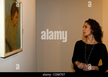 31 mars 2011 - Athènes, Grèce - L'actrice Melina KANAKAREDES Greek-American visite le Collège Américain de Grèce. Le samedi, 2 avril, le collège sera l'hôte du 2e souper bénéfice des prix des anciens bi-annuelle où elle recevra un prix d'honneur. (Crédit Image : © Vafeiadakis ZUMAPRESS.com) Aristidis/ Banque D'Images