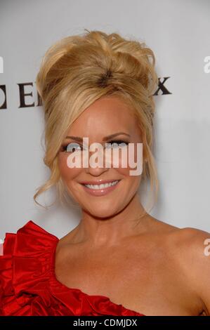 9 avril 2011 - Hollywood, Californie, États-Unis - Bridget Marquardt au cours de la Croix-Rouge américaine cravate rouge, tenue à l'hôtel Fairmont Miramar Hotel, le 9 avril 2011, à Santa Monica, en Californie.. 2011 Image : © Crédit(Michael Germana/Globe Photos/ZUMAPRESS.com) Banque D'Images