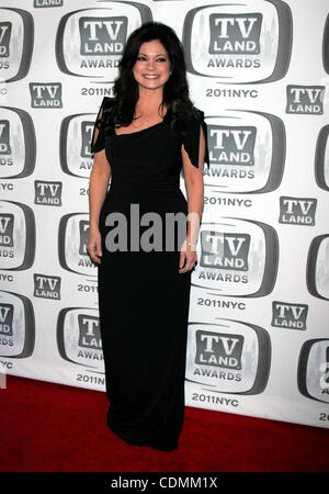 Avril 10, 2011 - New York, New York, États-Unis - VALERIE BERTINELLI arrive pour la TV Land Awards au Jacob Javits Center à New York le 10 avril 2011.(Image Crédit : © Sharon Neetles Globe/ZUMAPRESS.com)/Photos Banque D'Images