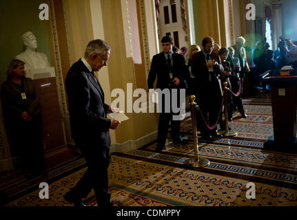 12 avril 2011 - Washington, District of Columbia, États-Unis - le chef de la majorité au Sénat Harry Reid (D-NV) parle à la presse au sujet du budget et le plafond de la dette les négociations sur la colline du Capitole, le mardi (Image Crédit : © Pete/ZUMAPRESS.com) Marovich Banque D'Images