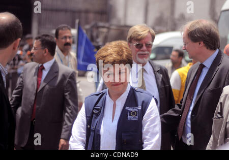 Commissaire européenne chargée de la coopération internationale, aide humanitaire et réaction aux crises, Kristalina Georgieva, visite un siège des Nations Unies à Gaza le 16 mai 2011. Photo par Mustafa Hassona Banque D'Images