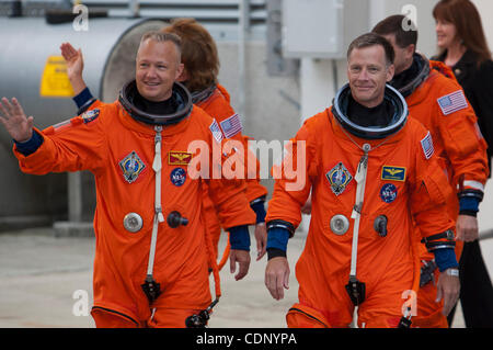 8 juillet 2011 : la navette spatiale Atlantis STS-135, pilote Doug Hurley et le capitaine de frégate Chris Ferguson avant le transport de 39A pour une mission de 16 jours vers la Station spatiale internationale. L'équipage 4 personne sera la livraison du module logistique polyvalent Raffaello, fournitures, la logistique et les pièces de rechange. Ken Banque D'Images