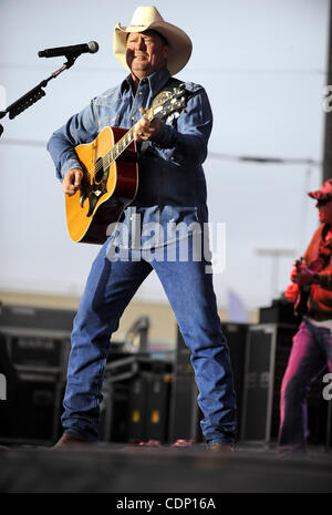 Tracy Lawrence a fait un concert live au Santa Barbara County Fair à Santa Maria, CA. le 13 juillet 2011.(Image Crédit : © John Pyle/Cal/ZUMAPRESS.com) Media Sport Banque D'Images