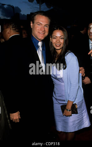 19 juillet 2011 - Hollywood, Californie, États-Unis - K18561FB.DAVID KEITH w/ Femme NANCY.''U-571'' Premiere.Mann Village Theatre, L.A., CA. 2000(Credit Image : © Barrett Fitzroy/Globe Photos/ZUMAPRESS.com) Banque D'Images