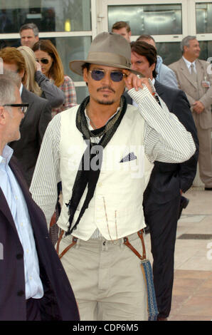 14 mai 2011 - Cannes, France - acteur Johnny Depp assiste à la "Pirates des Caraïbes : Sur Stranger Tides' photocall lors de la 64e Festival International du Film de Cannes. (Crédit Image : © Injimbert ZUMAPRESS.com)/Frederic Banque D'Images