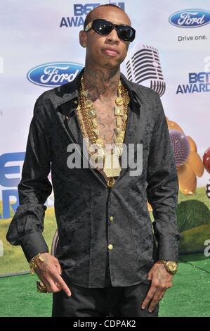 Jun 26, 2011 - Los Angeles, Californie, USA - Le rappeur TYGA au BET Awards 2011 qui a eu lieu au Shrine Auditorium. (Crédit Image : © Jeff Frank/ZUMAPRESS.com) Banque D'Images