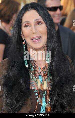 Jul 06, 2011 - Los Angeles, Californie, USA - Chanteur/Actrice CHER au "Zookeeper" Première mondiale qui a eu lieu au Regency Village Theatre, Westwood, Los Angeles. (Crédit Image : © Jeff Frank/ZUMAPRESS.com) Banque D'Images