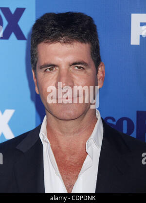 16 mai 2011 - New York, New York, États-Unis - Simon Cowell assiste à la FOX Upfront 2011 tenue à la patinoire Wollman dans Central Park. (Crédit Image : © Kaszerman ZUMAPRESS.com)/Nancy Banque D'Images