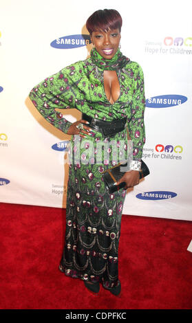 7 juin 2011 - New York, New York, États-Unis - Chanteur estelle assiste à l'espoir pour les enfants Samsung Gala 2011 tenue au Cipriani Wall Street. (Crédit Image : © Kaszerman ZUMAPRESS.com)/Nancy Banque D'Images