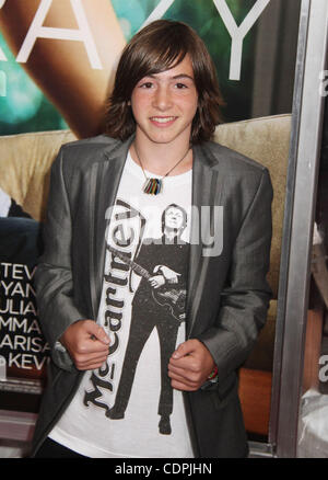 19 juillet 2011 - New York, New York, États-Unis - Acteur JONAH BOBO assiste à la première de New York 'Crazy Stupid Love' tenu à la Ziegfeld Theatre. (Crédit Image : © Kaszerman ZUMAPRESS.com)/Nancy Banque D'Images