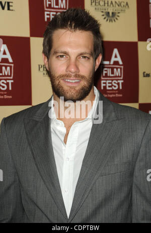 18 juin 2011 - Los Angeles, Californie, États-Unis - Geoff Stults participant à la Los Angeles Film Festival 2011 Première mondiale de ''l !fe arrive'' qui a eu lieu au Regal Cinemas à Los Angeles, Californie le 6/18/11. Crédit Image : 2011(Â© D. Long/Globe Photos/ZUMAPRESS.com) Banque D'Images