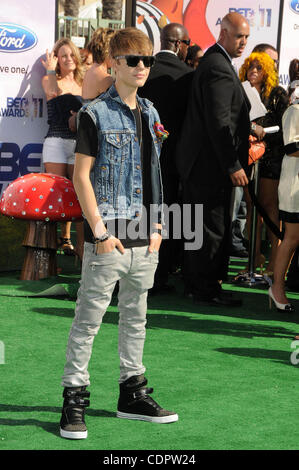 26 juin 2011 - Los Angeles, Californie, États-Unis - Justin Bieber participant à la BET Awards 2011 Tapis Rouge Tenue des arrivées Au Shrine Auditorium à Los Angeles Californie le 6/26/11. Crédit Image : 2011(© D. Long/Globe Photos/ZUMAPRESS.com) Banque D'Images