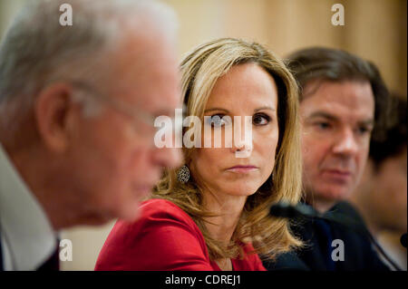 25 mai 2011 - Washington, District of Columbia, États-Unis - Frances Townsend, ancien procureur fédéral et contre-conseiller du président George W. Bush, écoute les témoignages au cours d'une audience du comité de la sécurité intérieure de la chambre intitulé ''Les menaces à la Patrie américaine après avoir tué Ben Laden : un Banque D'Images