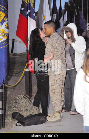 8 mai 2011 - Oceanside, CA, USA - Mai 08, 201 - Camp Pendleton, en Californie, Etats-Unis - Marines à partir de la 2/1 H&S Co. retour d'une tournée de 7 mois en Afghanistan. Le 2/1 est un niveau d'un bataillon de l'unité d'infanterie composée d'infanterie de marine et du personnel de soutien. (Crédit Image : © Valerie Nerres/ZUMAPRESS.com) Banque D'Images