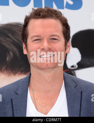 12 juin 2011 - Hollywood, Californie, États-Unis - Eric Matheny arrive pour la première du film "Popper's Penguins' au théâtre chinois. (Crédit Image : © Lisa O'Connor/ZUMAPRESS.com) Banque D'Images