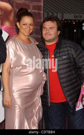 28 avril 2011 - Hollywood, Californie, États-Unis - MAYA RUDOLPH et Jack Black.assister à la première mondiale de ''Demoiselles'' tenue à La Mann Village Theater à Westwood, Californie le 4/28/11. 2011.(Image Crédit : Â© Phil Roach/Photos/ZUMAPRESS.com) Globe Banque D'Images