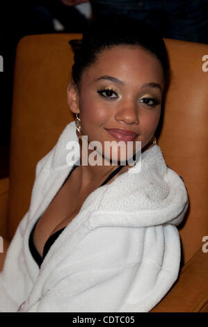 17 mai 2011 - Hollywood, Californie, États-Unis - modèles à corps Gleam lueur éclat Fête de lancement au Redbury Hotel. (Crédit Image : © Lisa Rose/ZUMAPRESS.com) Banque D'Images