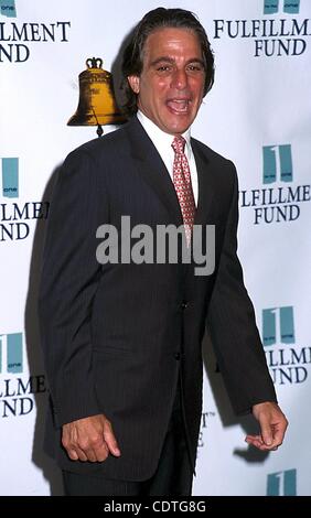 14 juin 2003 - Hollywood, Californie, États-Unis - J7744PR.REMISE DES PRIX QUI AURA LIEU AU KODAK THEATER, CA.06/14/2003. / / 2003.TONY DANZA(Image Crédit : Â© Phil Roach/Photos/ZUMAPRESS.com) Globe Banque D'Images