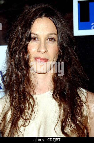 ALANIS MORISSETTE.K30562AR.TRIBECA FILM FESTIVAL .PREMIÈRE DE ''The IN-laws'' À TRIBECA PERFORMING ARTS CENTER À NEW YORK New York.5/10/2003. / 2003.(Image Crédit : Â© Andrea Renault/monde/ZUMAPRESS.com) Photos Banque D'Images