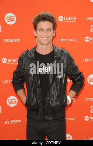 14 juillet 2011 - Los Angeles, Californie, États-Unis - Daren Kagasoff participant à la famille d'ABC et MAGAZINEÃƒâ 17€¢S.''RALLY POUR SUPPRIMER LE THÉÂTRE NUMÉRIQUE'' tenue à l'Americana At Brand à Glendale, Californie le 7/14/11. Crédit Image : 2011(Â© D. Long/Globe Photos/ZUMAPRESS.com) Banque D'Images