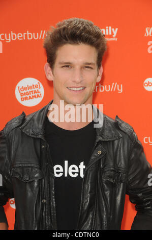 14 juillet 2011 - Los Angeles, Californie, États-Unis - Daren Kagasoff participant à la famille d'ABC et MAGAZINEÃƒâ 17€¢S.''RALLY POUR SUPPRIMER LE THÉÂTRE NUMÉRIQUE'' tenue à l'Americana At Brand à Glendale, Californie le 7/14/11. Crédit Image : 2011(Â© D. Long/Globe Photos/ZUMAPRESS.com) Banque D'Images