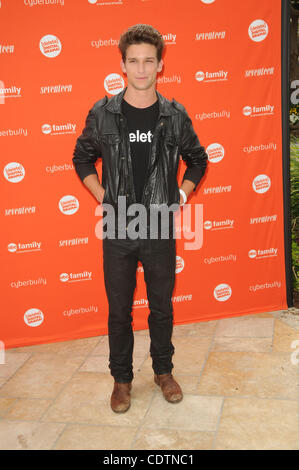 14 juillet 2011 - Los Angeles, Californie, États-Unis - Daren Kagasoff participant à la famille d'ABC et MAGAZINEÃƒâ 17€¢S.''RALLY POUR SUPPRIMER LE THÉÂTRE NUMÉRIQUE'' tenue à l'Americana At Brand à Glendale, Californie le 7/14/11. Crédit Image : 2011(Â© D. Long/Globe Photos/ZUMAPRESS.com) Banque D'Images