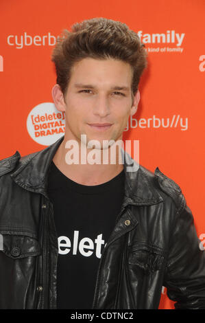 14 juillet 2011 - Los Angeles, Californie, États-Unis - Daren Kagasoff participant à la famille d'ABC et MAGAZINEÃƒâ 17€¢S.''RALLY POUR SUPPRIMER LE THÉÂTRE NUMÉRIQUE'' tenue à l'Americana At Brand à Glendale, Californie le 7/14/11. Crédit Image : 2011(Â© D. Long/Globe Photos/ZUMAPRESS.com) Banque D'Images