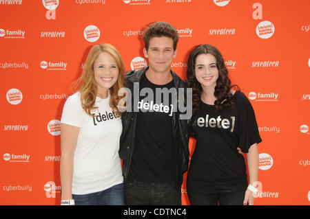 14 juillet 2011 - Los Angeles, Californie, États-Unis - Leelere, Daren Kagasoff Katie, Vanessa Marano participant à la famille d'ABC et MAGAZINEÃƒâ 17€¢S.''RALLY POUR SUPPRIMER LE THÉÂTRE NUMÉRIQUE'' tenue à l'Americana At Brand à Glendale, Californie le 7/14/11. Crédit Image : 2011(Â© D. Long/Globe Photos/ZUMAPRES Banque D'Images